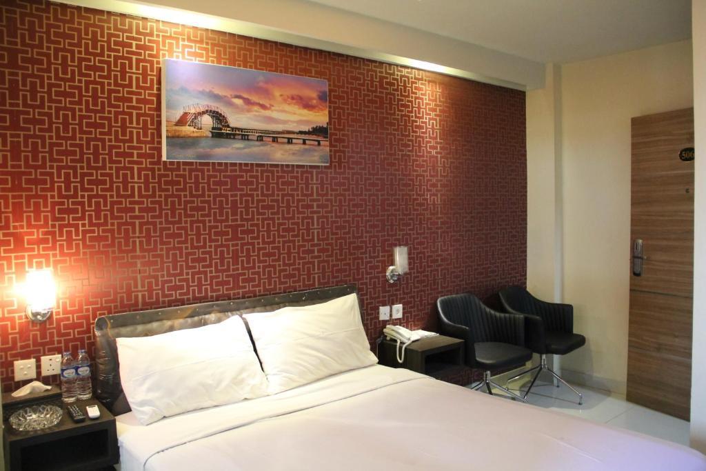 Antoni Hotel Jakarta Exterior photo